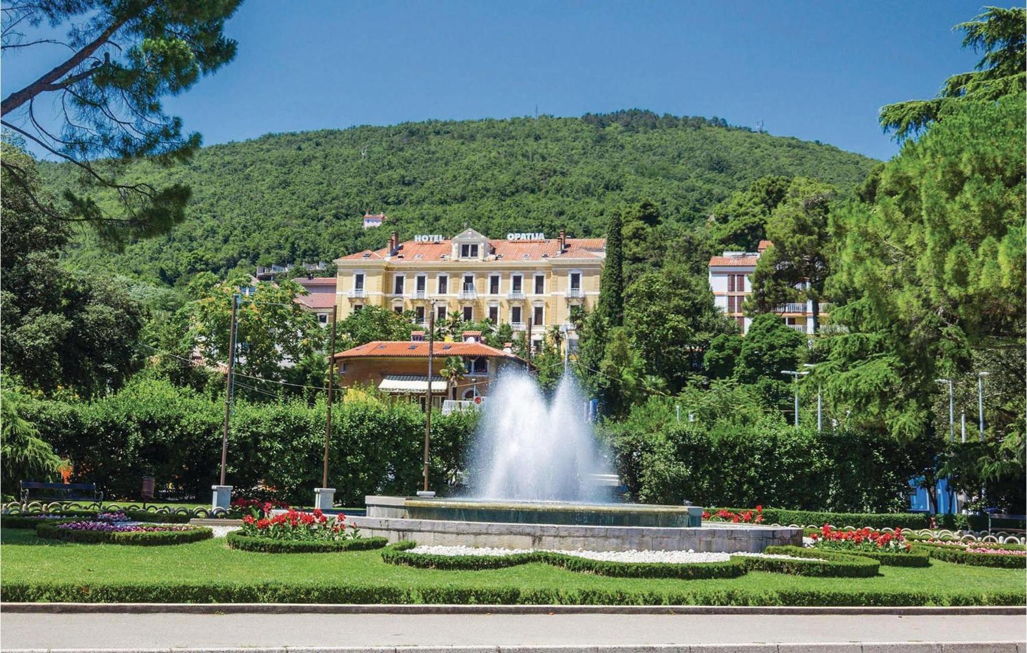 Beautiful Apartment In Opatija With Kitchen Esterno foto