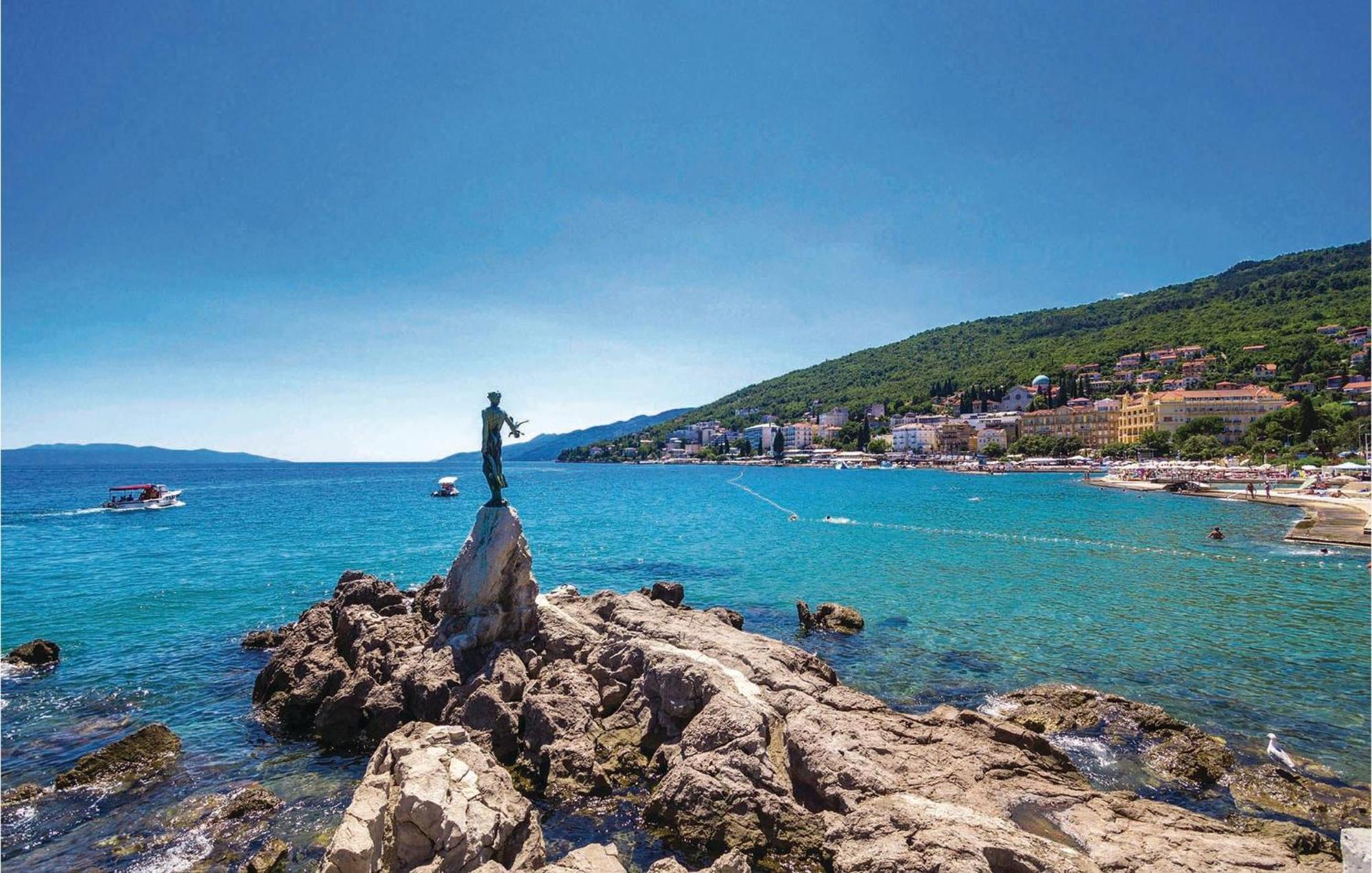 Beautiful Apartment In Opatija With Kitchen Esterno foto